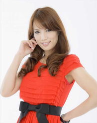 42岁美女外婆受捧