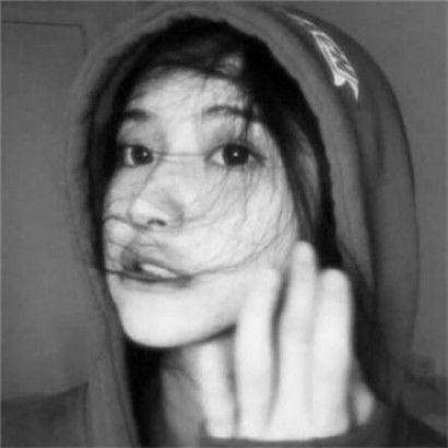 女生黑白头像伤感高清,愿你始终不疑真心