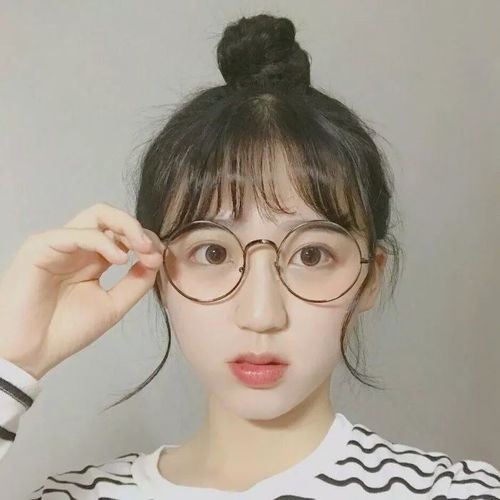 扎丸子头卡通女生头像