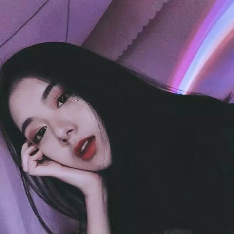 火爆抖音的女生头像,ins个性,小猪佩奇我配你