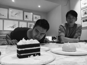 彭于晏韩国会面基友亲密合影崔始源