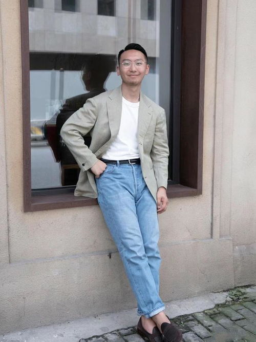 男人到中年,牛仔裤尽量别穿紧身型和破洞款,显胖还油腻