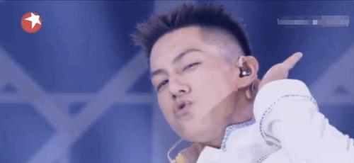 追光吧公演舞台杜淳表情油到杨幂,于朦胧跳舞被嘲划水