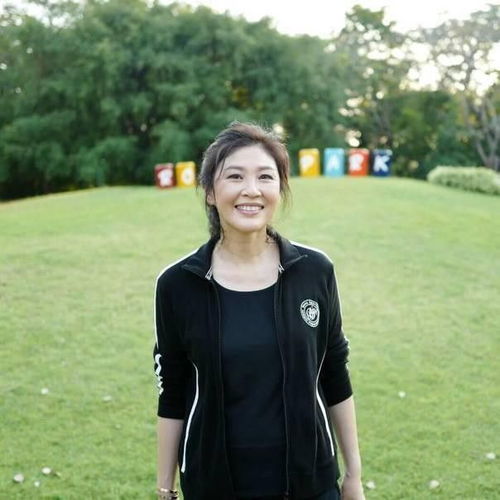 从一国总理到海外逃犯,下台反成中国董事长英拉的传奇人生
