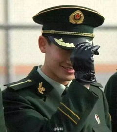 就没见过这样不正经的兵哥哥帅哭了