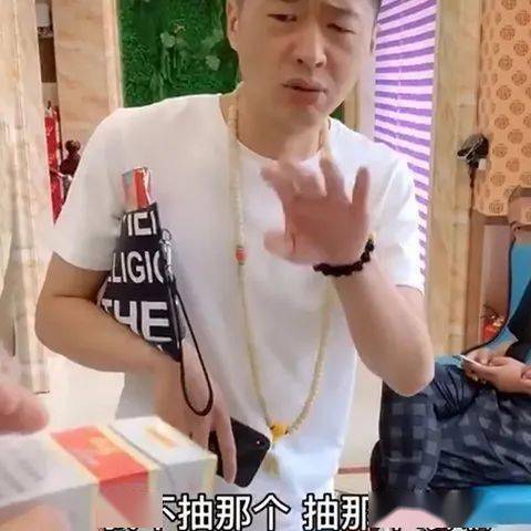 表情包我没事我溜达去