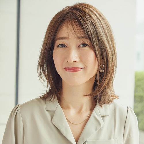 40岁女人的发型应以得体为主,这9款妈妈中长烫,你一定喜欢