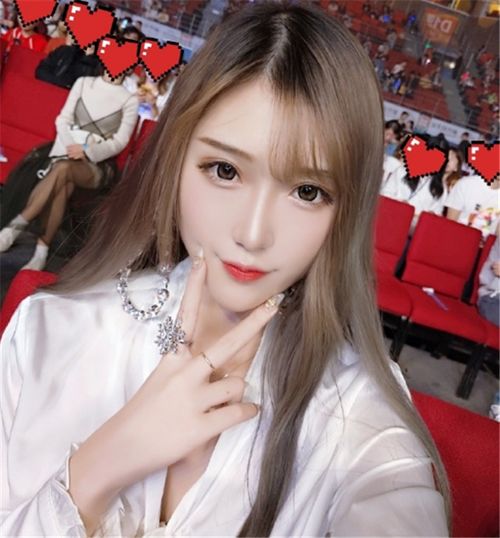 腐团儿再创后退新姿势,她抬起手来的那一刻,粉丝想被超管封