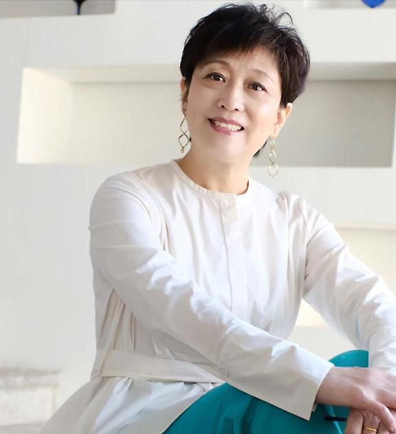 女人到了四五十岁,气质从何而来这3点很关键