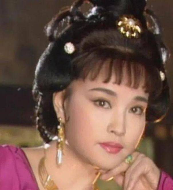 演员刘晓庆,60岁再当新娘,我不想嫁的,可他好宠我