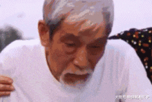 搞笑gif果然认真玩游戏的男人,会无视美女