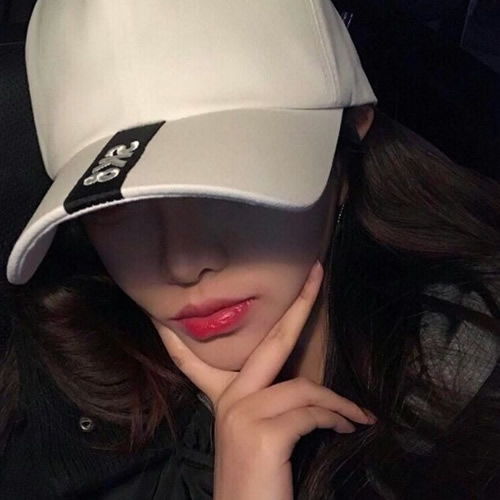 压低帽檐戴帽子女生头像图片扣扣居