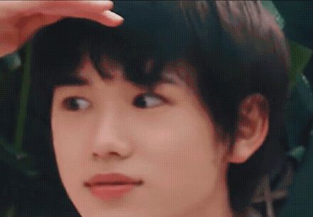 宋亚轩微信表情包笑而不语