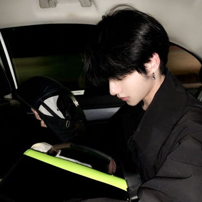 ins气质高冷男生头像,头像男ins冷淡风