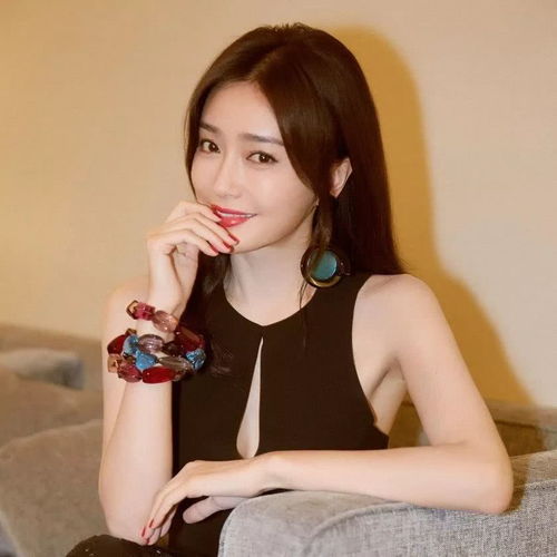 37岁的秦岚40岁的刘涛一点不显老保养有妮姿颜秘诀