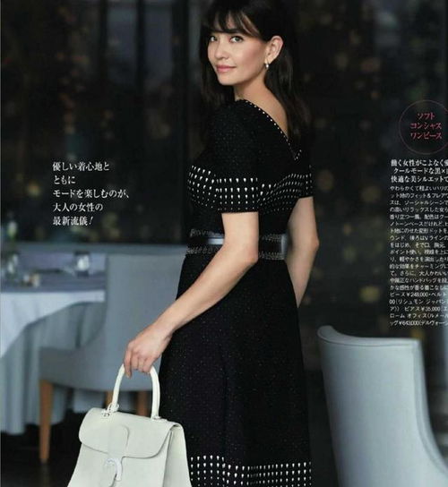 四十岁后穿衣要有气质,学日本女人的裙子穿搭,美的知性又时髦