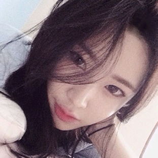 为什么悲伤无处不在美女自拍
