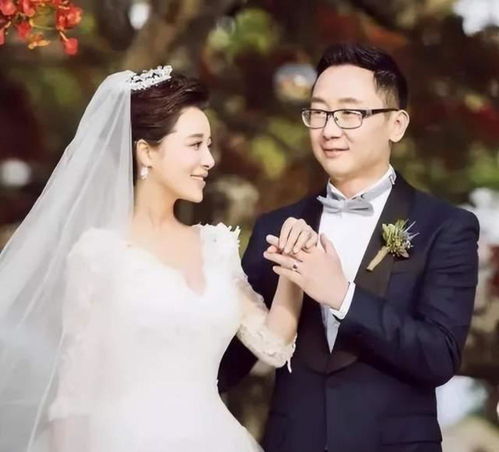 曾和秦岚恋爱多年无果,44岁与胡蝶闪婚,被称为才子导演
