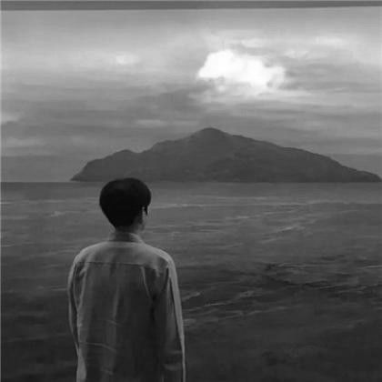 气质背影男头像黑白,一个人去流浪到美丽的地方