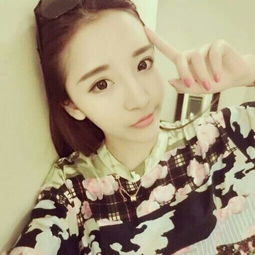 请问这个女生叫什么名字帮帮忙啦
