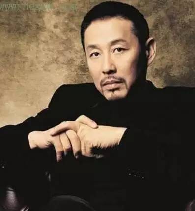 男人四十岁,请远离二十岁的女人,女人四十岁