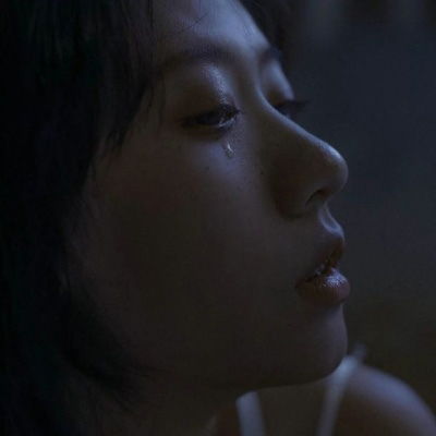 林弦ins唯美气质魅力风成熟稳重微信头像我要个性网