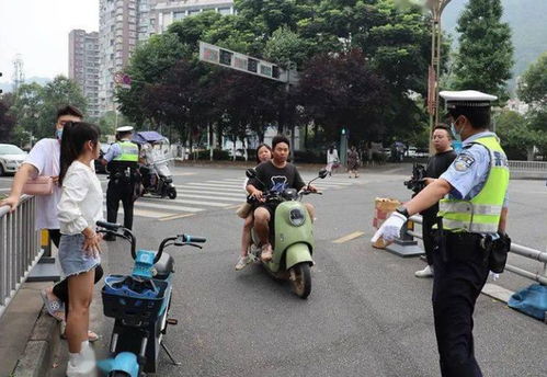 70岁以上老年人,这6种电动车都能骑,上路要注意这5点,避免罚款