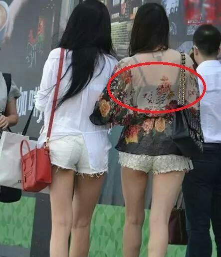 小姐姐衣服真好看,特别是心上的两只大眼睛,好大呀哈哈