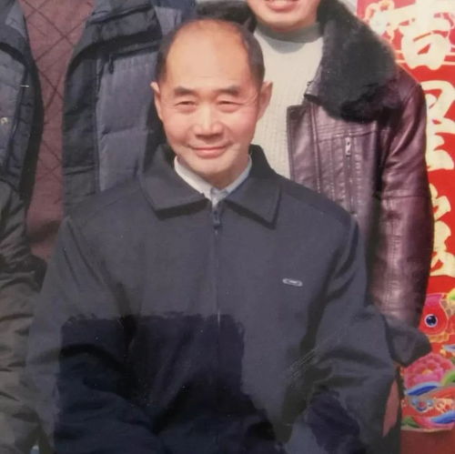 寻人启事淋山河70岁老人凌晨赌气离家,家人万分着急