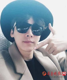 假的李易峰方否认有恋情盘点峰峰这些年有过哪些绯闻女友