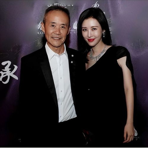 一天深夜,王石把300万,相当于现在的1亿8千万交到妻子手里