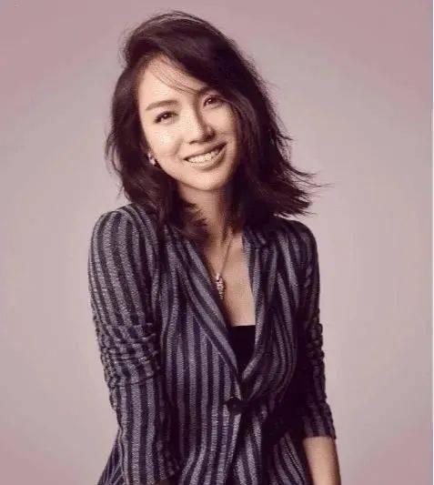 名副其实的中国第1美女,不嫁豪门嫁给爱情,35岁被宠成公主