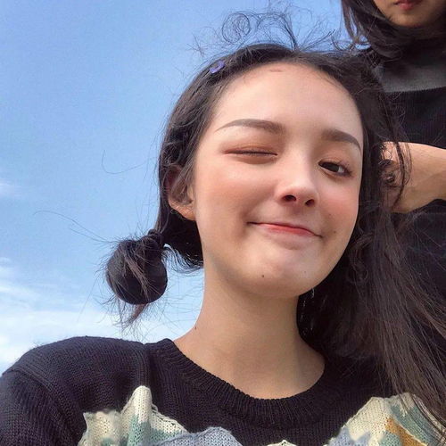 头像新鲜感永远存活在不确定关系的那段日子