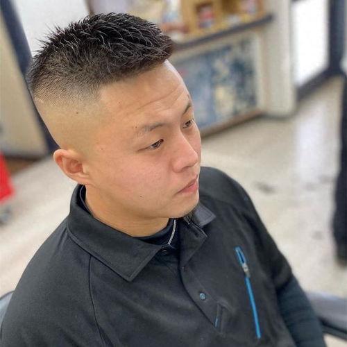 不建议中年男人留的3种发型,听着洋气,实际上显老土气,很油腻