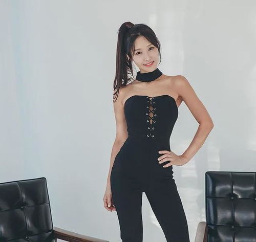 这姑娘51岁了,身材竟然比20岁女儿还撩人