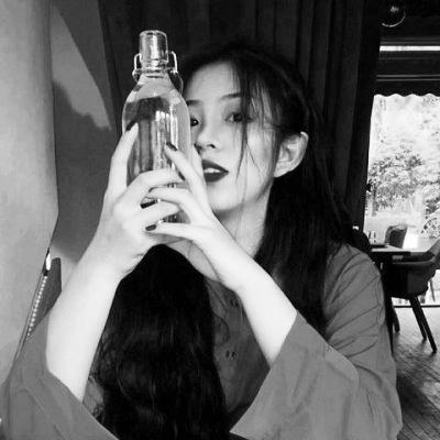 抖音很火的句子纵你阅人何其多,始终无人恰似我