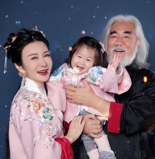 张纪中晒娇妻与一双儿女合拍视频,因霸凌张颂文被骂上热搜