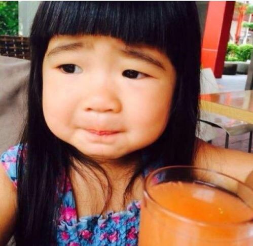 曹格11岁女儿近照曝光,身高超过母亲肩膀,身材比妈妈还苗条