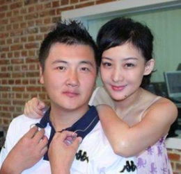 曾抛弃患难妻子,娶了支持人潘蔚,如今生活还算幸福