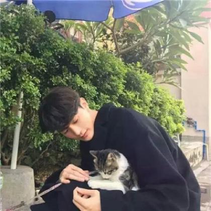 看着特别顺眼男生帅气暖男头像,只要顺眼就用吧