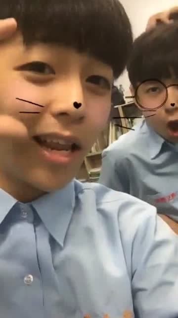 可爱的陈立农漫画脸笑起来的样子真的是太圈粉了