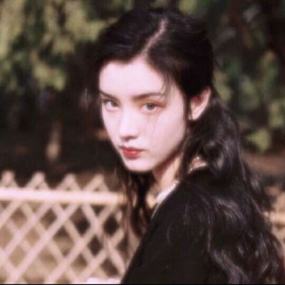 女生头像侧脸唯美漂亮高冷气质女神头像侧脸图片