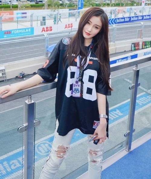 张天爱是被演员耽误的霸道总裁穿西装这么帅气,我都不淡定了
