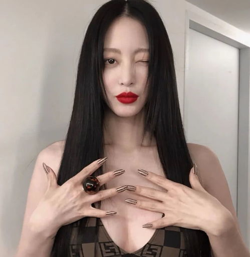 耍大牌被雪藏,遭遇医疗事故,40岁韩艺瑟惊艳现身,美如少女