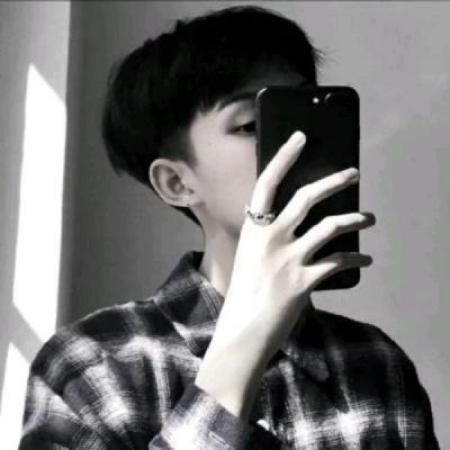 帅气男生头像霸气手机控,送给酷爱手机控的亲们