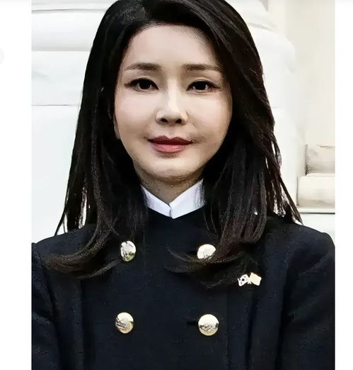 这个51岁女人看起来30岁,韩国科技狠活厉害,活生生向世界打广告