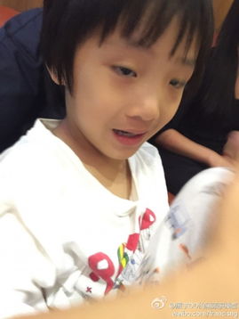 爸爸去哪儿费曼生日吴镇宇晒图表情搞怪合不上拍组图