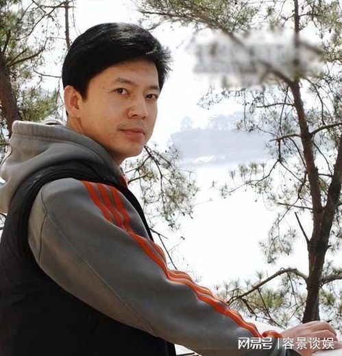 他错过巩俐,29岁娶初恋为妻,携手相伴30年,这就是最好的爱情