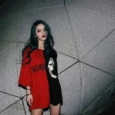 女生想做你的女友,有这3种表现明显是暗恋你,不妨试试