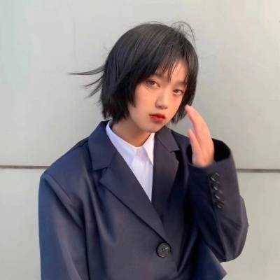 女士短发的微信头像女人最适合的微信头短发像